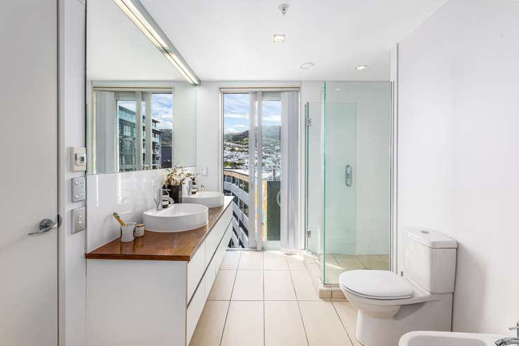 6F/82 Cable St Te Aro_19