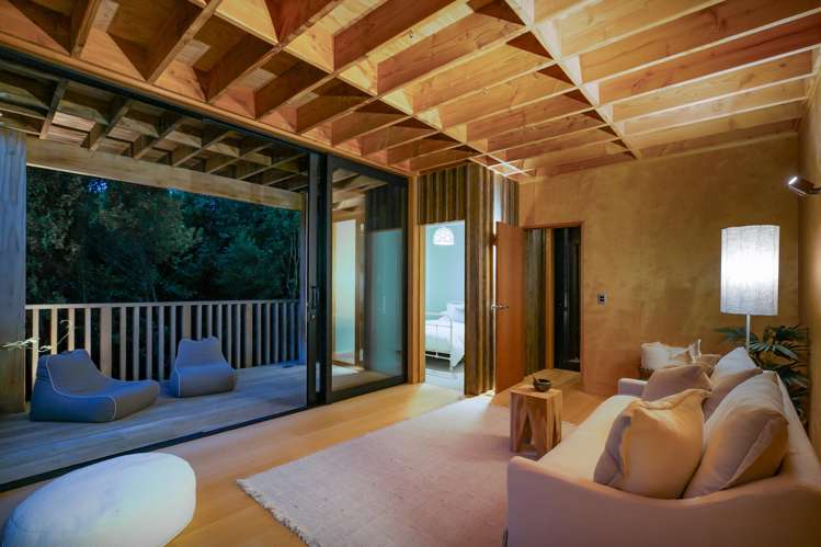 27 Queens Drive Oneroa_22