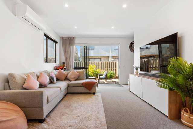 Prime Location, Turn Key Move In!