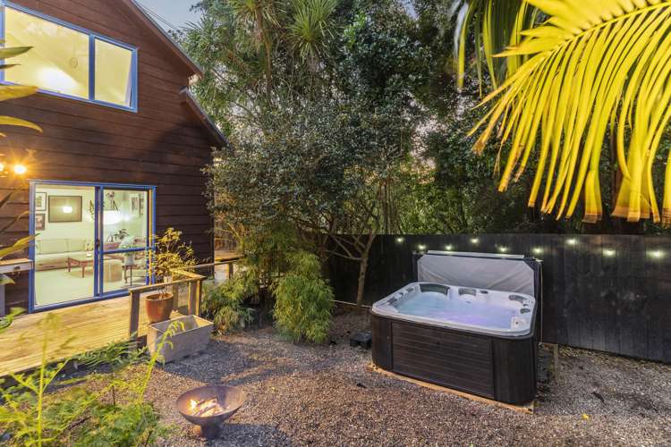 2/15 Emirau Place Glenfield_9