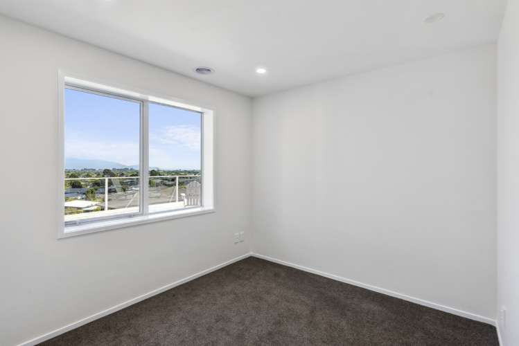 64 Kakariki Grove Waikanae_13