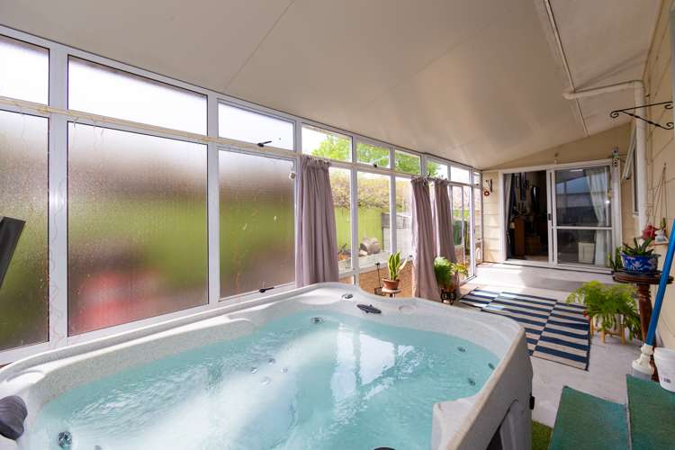 14 Sutton Avenue Clive_8