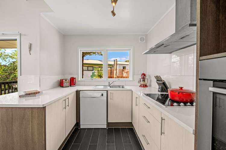 3 Vandeleur Avenue Birkdale_7