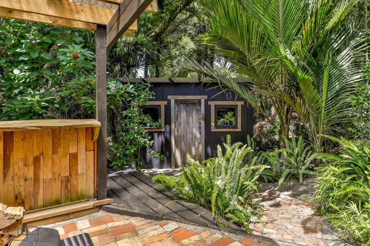 100 Huia Road Titirangi_16