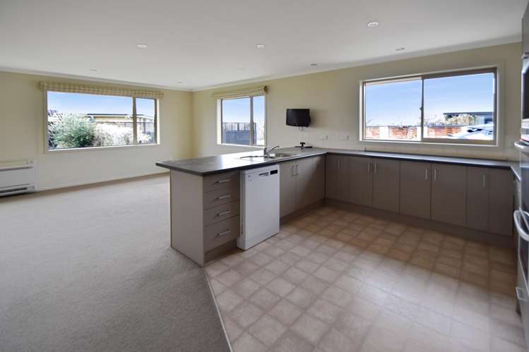 22 Lakeland Avenue Twizel_6