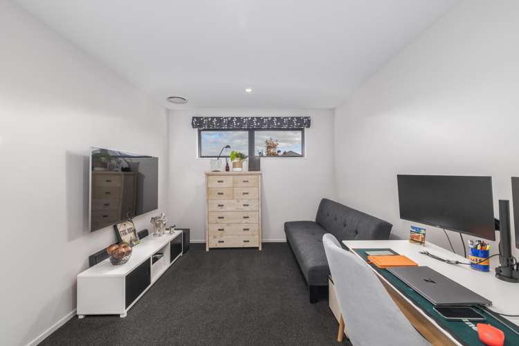 42 Selfe Crescent Burwood_16