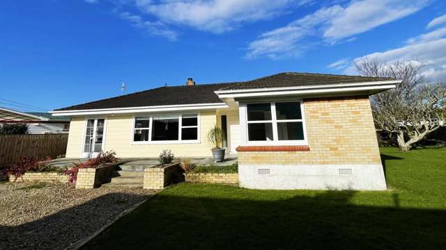 Specious three bedrooms house in Papatoetoe