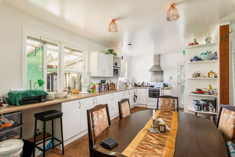 44 Cobham Crescent Kelston_3