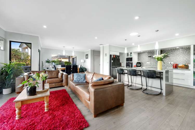 6 Bendemeer Place Flat Bush_6