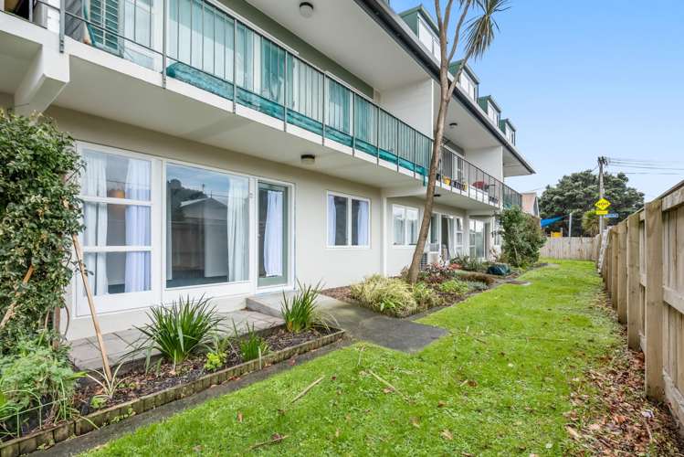 2/25 Britannia Street_0