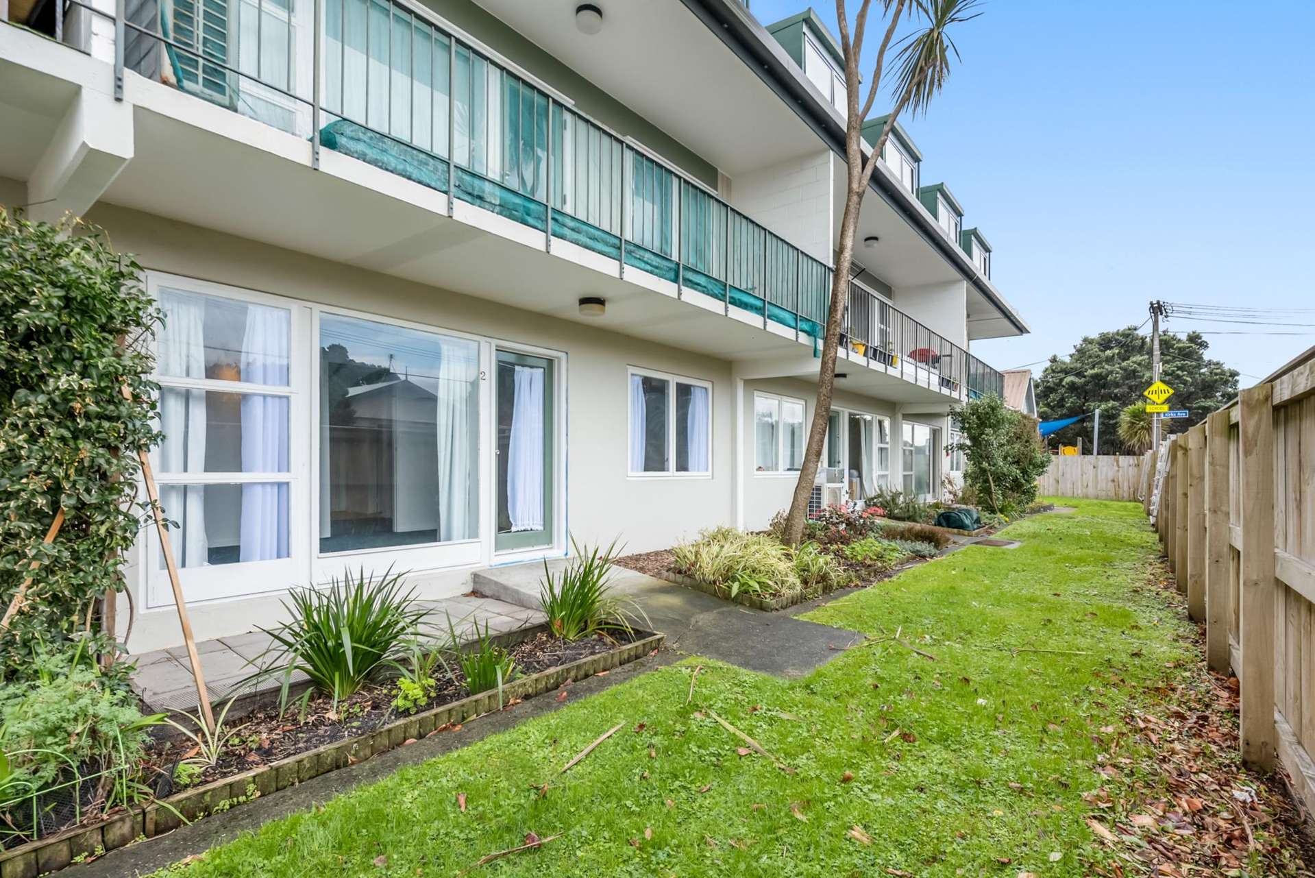 2/25 Britannia Street Petone_0