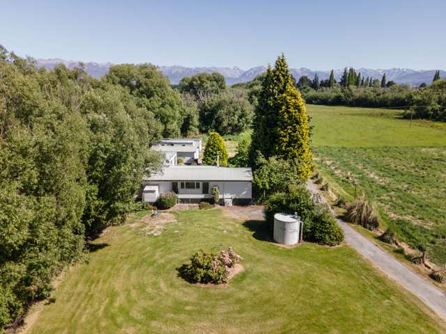 Streamside Serenity in Twizel