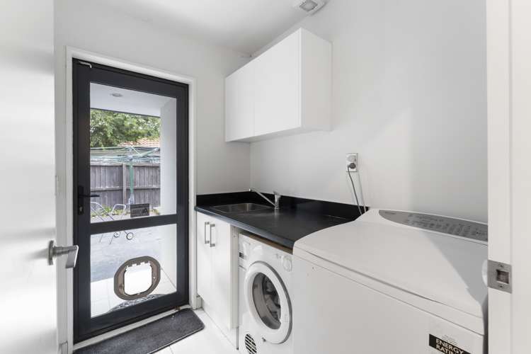 46 Travis Country Drive Burwood_14