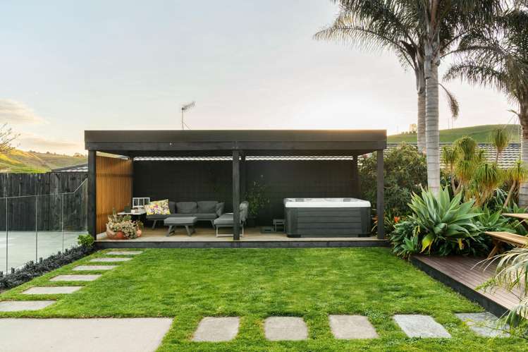 190 Ballintoy Park Drive Welcome Bay_13