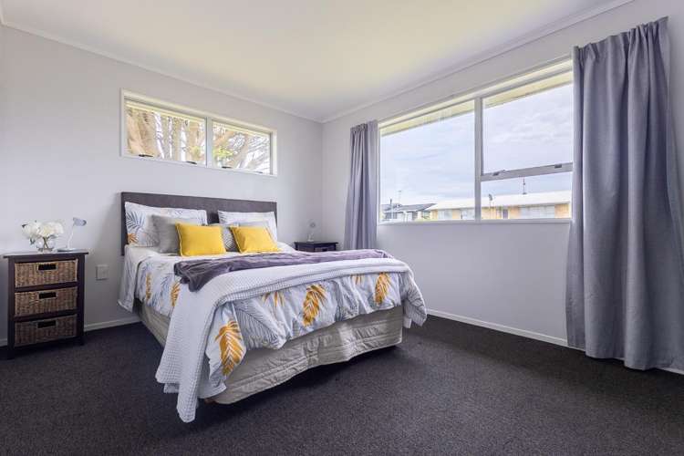 2 Robert McKeen Street Otaki Beach_11