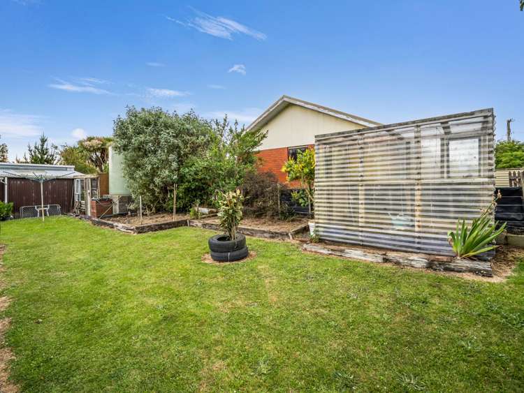 20 and 16 Main Road Owaka_17