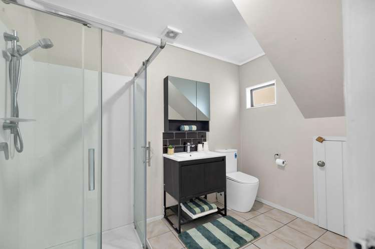 2 Bronte Place Owhata_13