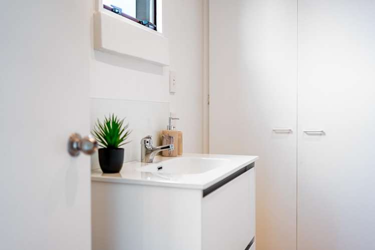 4/16 Derby Street Saint Albans_21