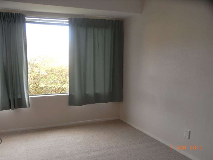 2/11 Silkwood Grove Totara Heights_6