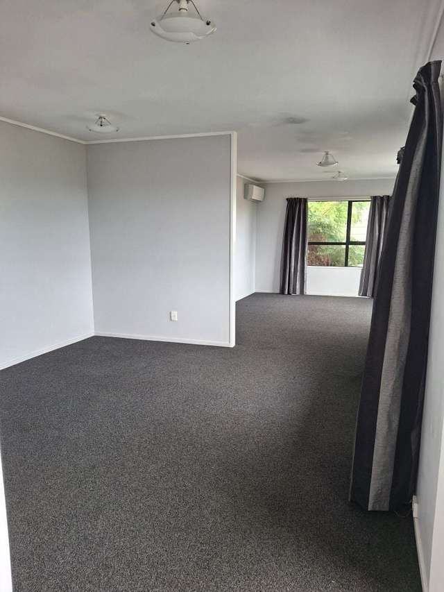 17A Kupari Place Totara Vale_4