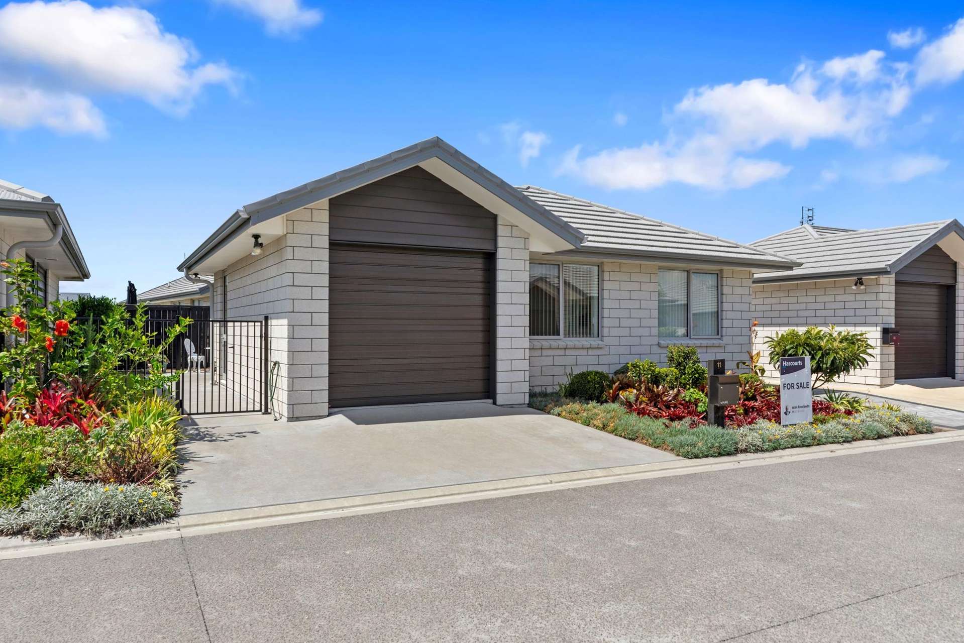 11 Crest Way (Dunes Lifestyle Village) Papamoa_0