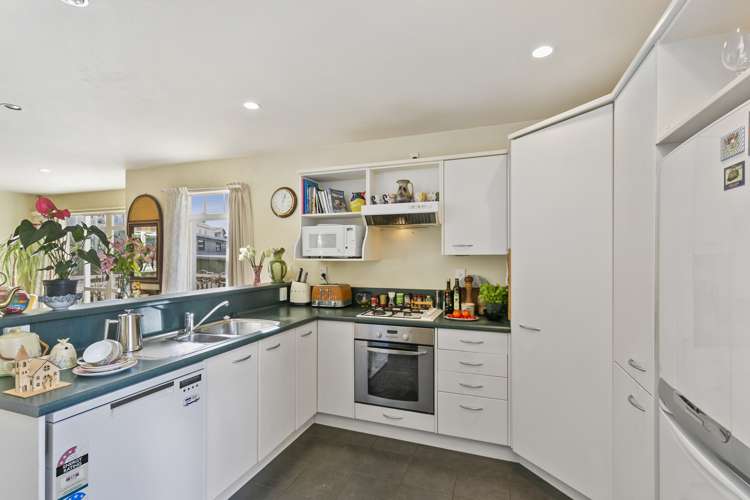 13/10 Colombo Street Newtown_3