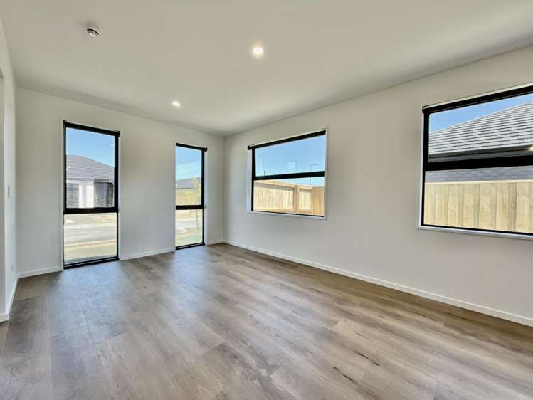 6 Isaacs Lane 11103_4