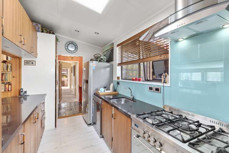 93 Waiwhetu Road Waterloo_7