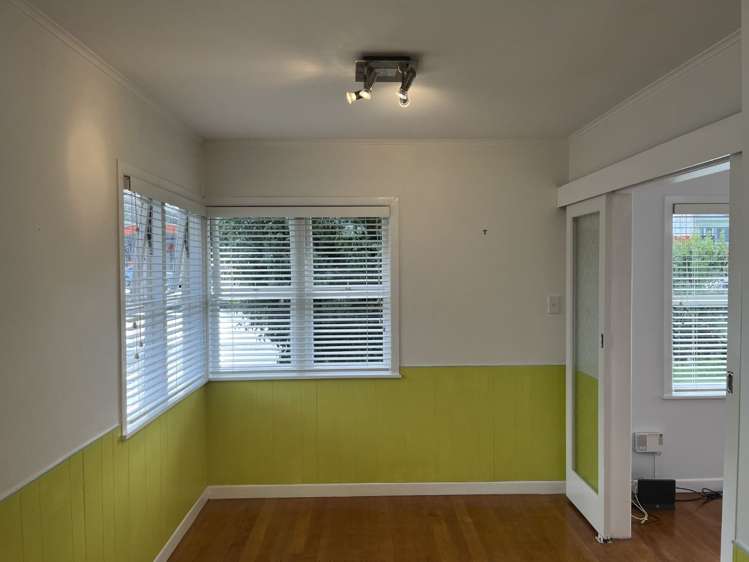 32 Chartwell Avenue Glenfield_16