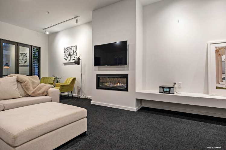 6A/55-57 High Street City Centre_8