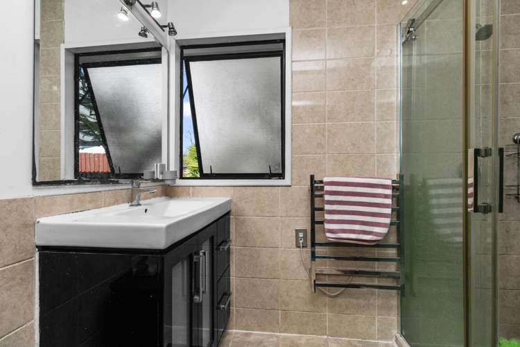 1/17 Landsdale Place Massey_14