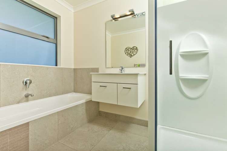 20 Lemon Grove Lane Greenhithe_11