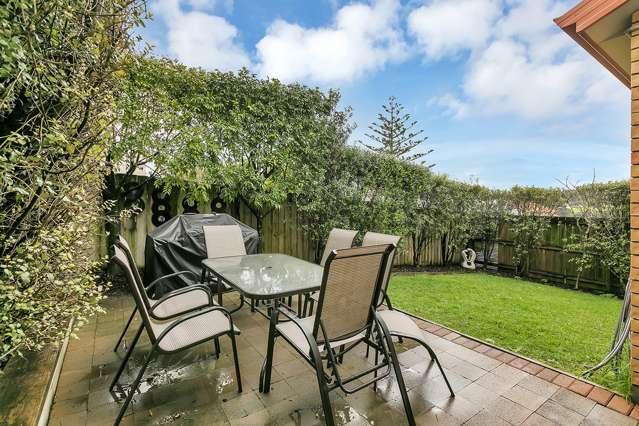 2/55 Verbena Road Birkdale_1