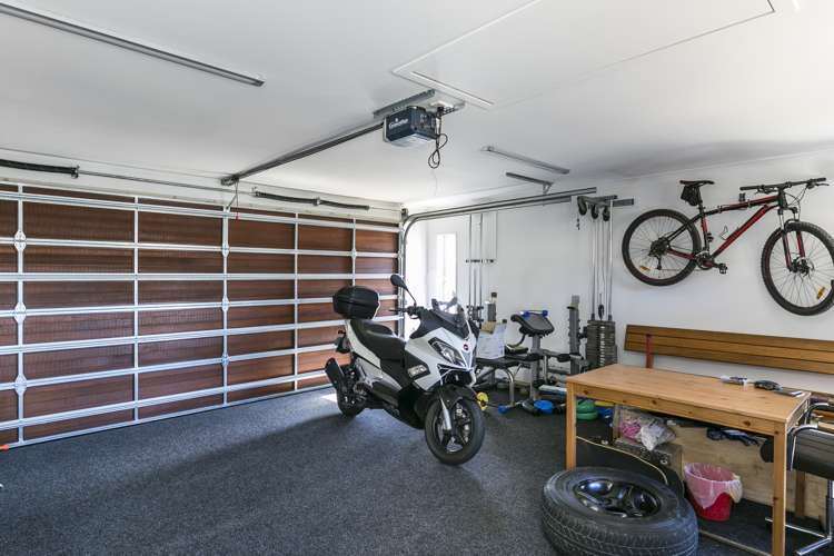 11 Yarnbrook Grove Churton Park_22