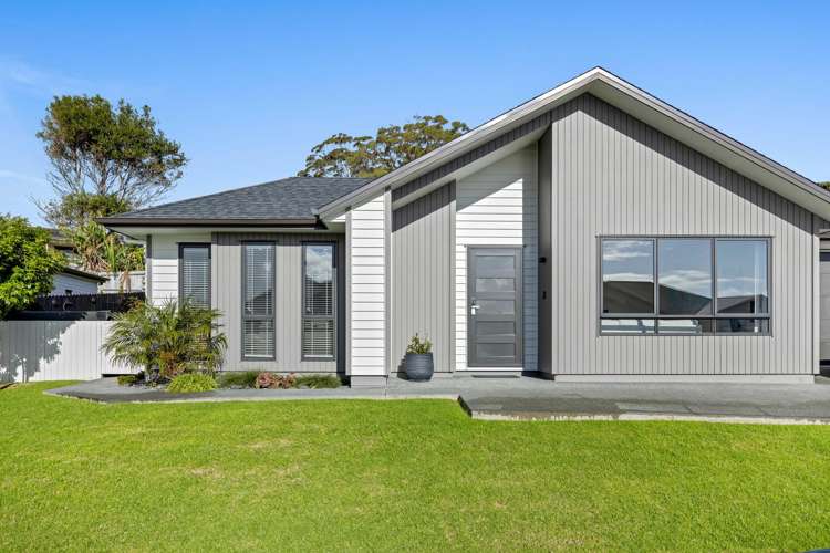 61 Symes Drive Red Beach_15