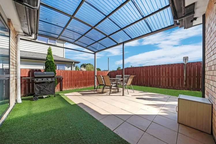 42 Arrowsmith Drive Flat Bush_12