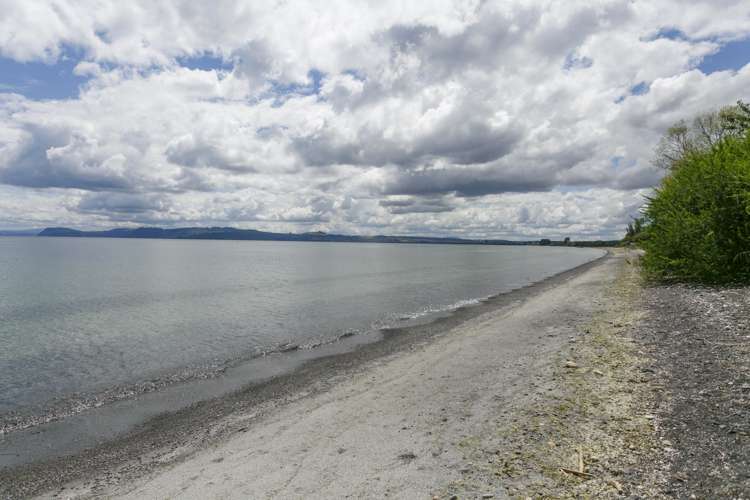 152 State Highway One Waitahanui_19