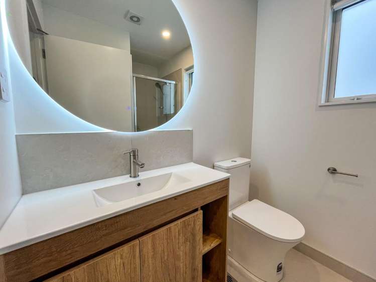13/9 Aeroview Drive 1603_10