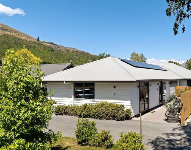 Arrowtown Lifestyle with income or Investment!