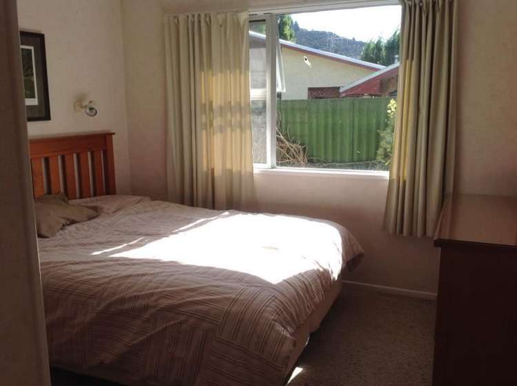 28 Lagoon Avenue Albert Town_5