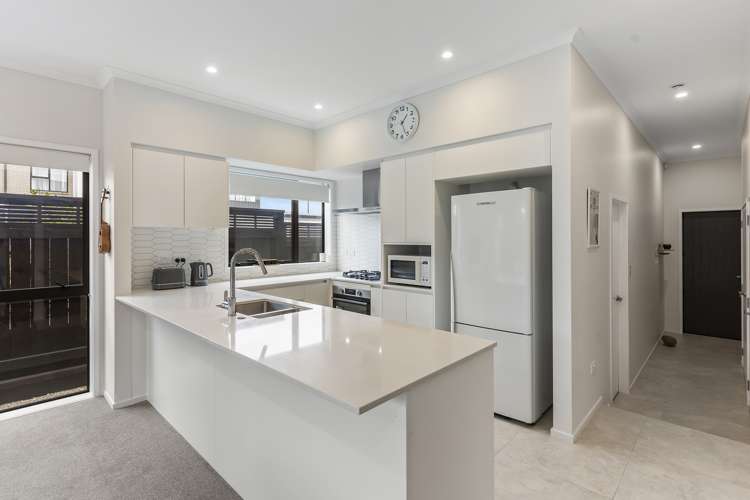 1 Hiwi Rakau Rise Westgate_7