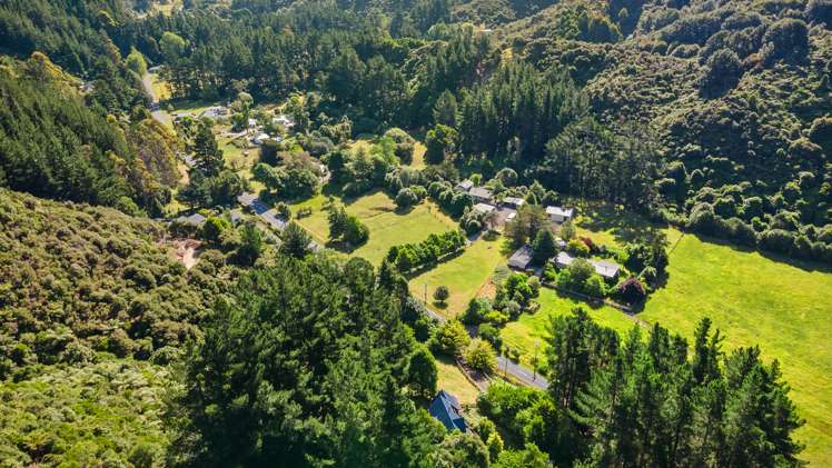 236 Moores Valley Road Wainuiomata_22