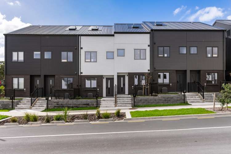 2/4 Firebrick Way_0