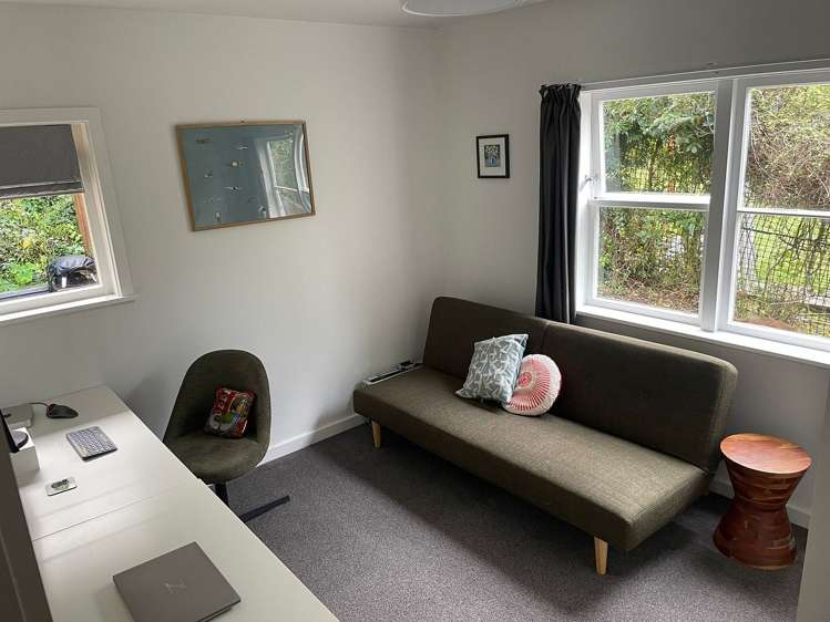 138 Miromiro Road Normandale_9