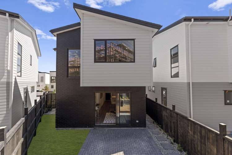 11 Greenbrier Street Westgate_17