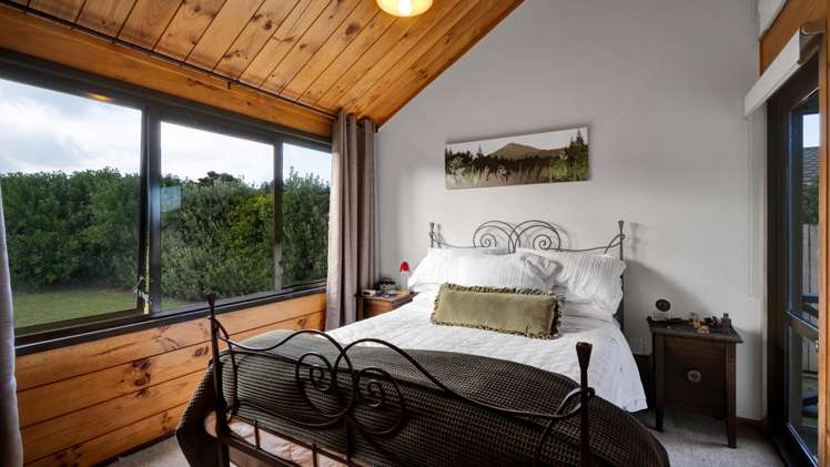 8 Pohutukawa Drive Opunake_20