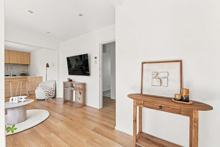 1/33 Trafford Street Harewood_13