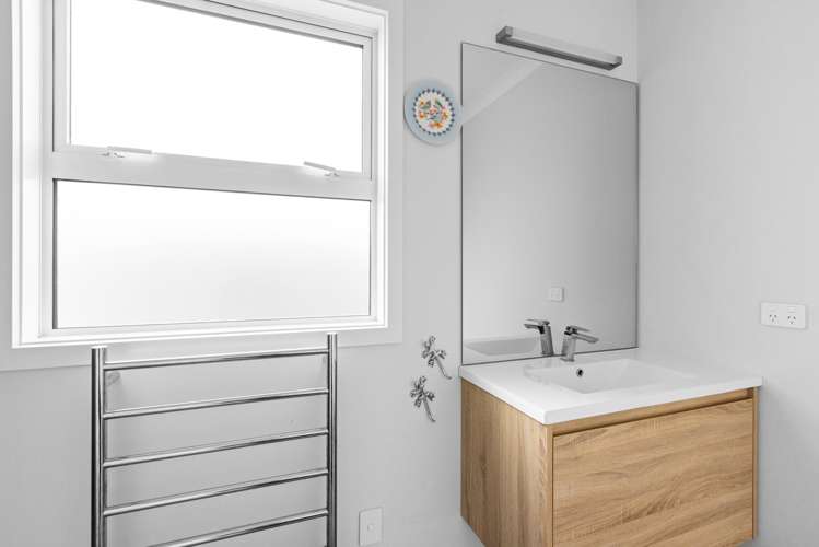 28 Cassino Crescent Onekawa_15