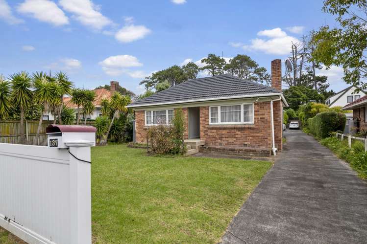 137 Portage Road New Lynn_15