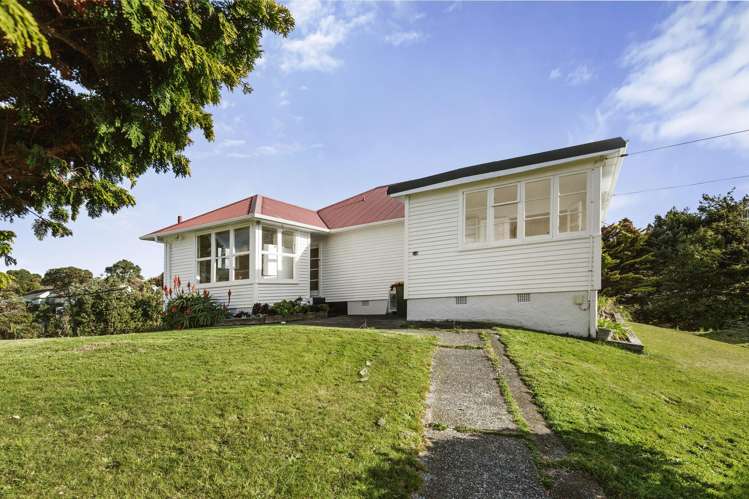 2 Mexted Crescent Ranui_22